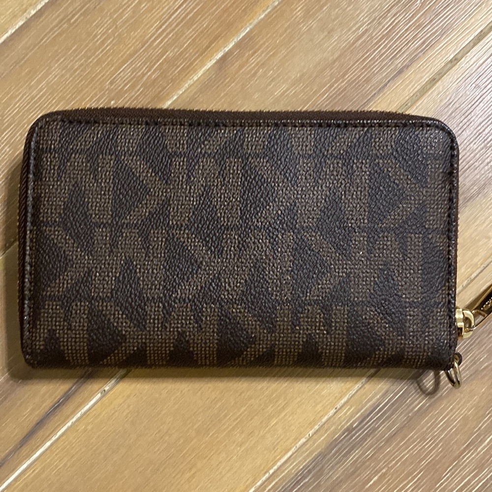Michael Kors Small Logo and Leather Wallet - Picture 2 of 5